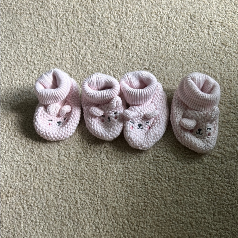 Twin girls Adorable Pink Baby Booties